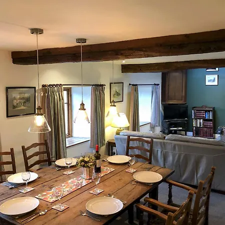 Holiday home Little Knott *